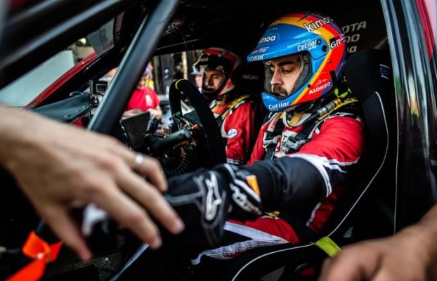 Fernando Alonso, el primer campeón de la Fórmula 1 en el rally Dakar
