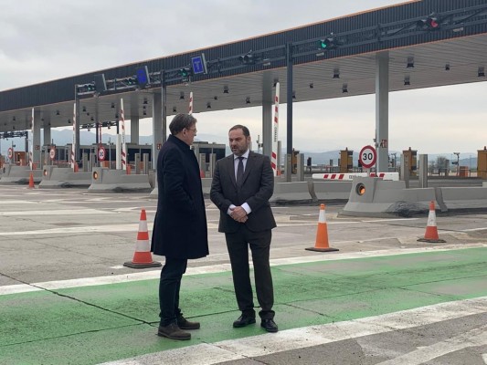 Puig dice que se seguirá trabajando con  Fomento para ampliar y mejorar los enlaces de la AP-7