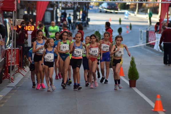 Victoria Lucas bate el récord regional de 1 kilómetro marcha sub-10 en Guadix