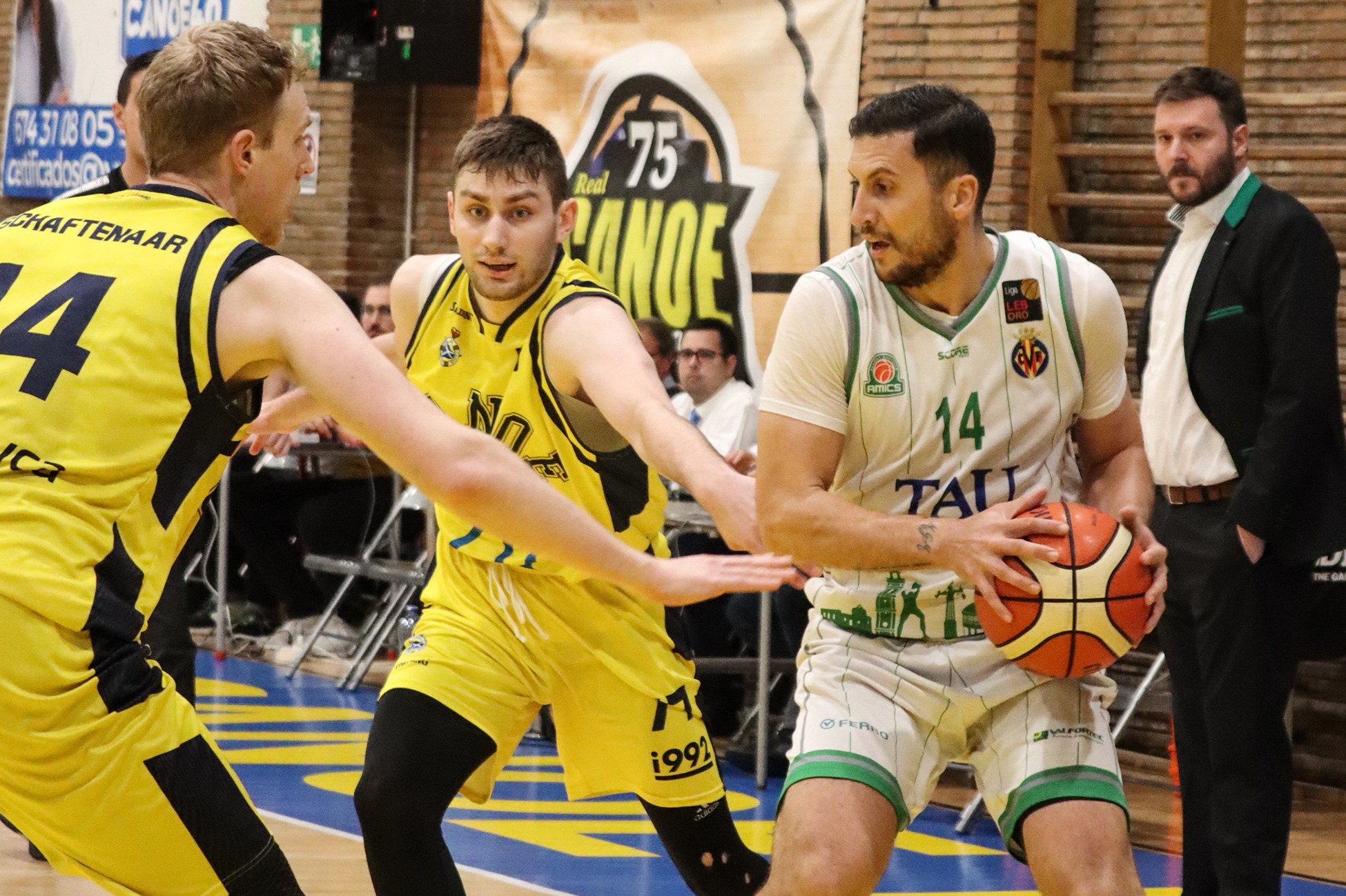 El TAU Castelló cierra el año en puestos de 'play off'