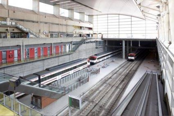 Un problema técnico deja fuera de servicio dos trenes entre València y Castelló