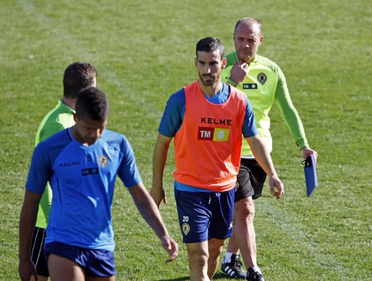 El Hércules regresa al tajo pendiente de Carlitos y Alejandro Alfaro, sin Alvarado y tampoco fichajes