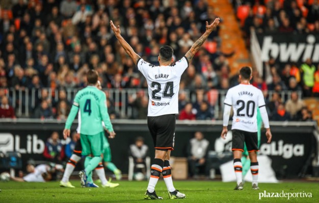 Garay, único valencianista que acaba contrato en junio y puede ir a otro club
