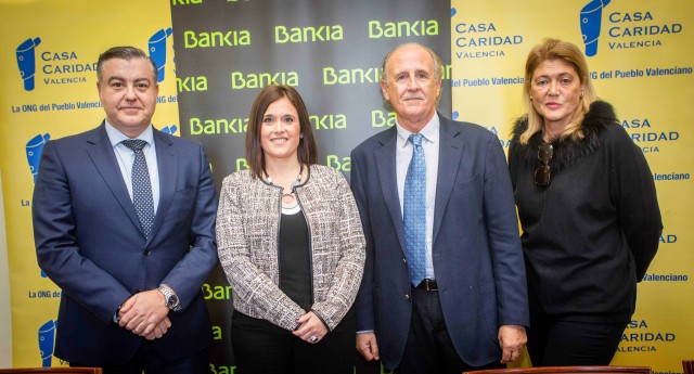 Bankia dona 50.000 euros a Casa Caridad para los comedores sociales y regalos para niños