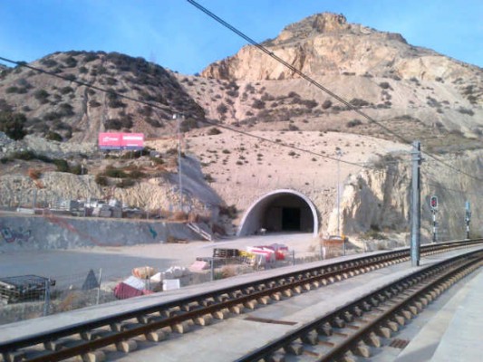 El Consell 'resucita' el contrato del túnel de Serra Grossa para que FCC y Ortiz acaben la obra