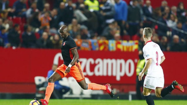 Mangala, ofrecido al Sevilla FC