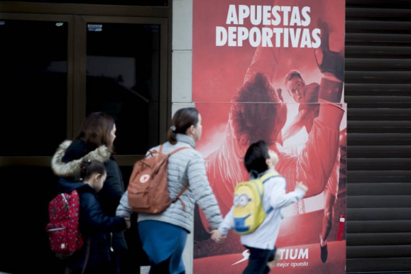 Más de la mitad de los adolescentes valencianos encuestados por Sanidad ha participado en juegos de azar