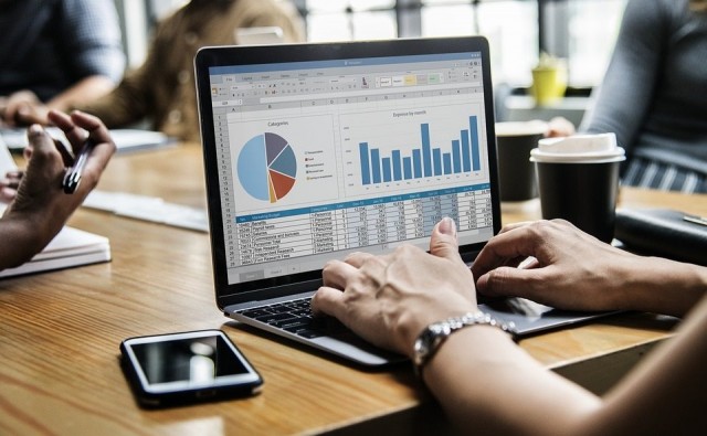 El empleo tecnológico despega en la Región: las ofertas para desarrollo de IA se triplican en un año