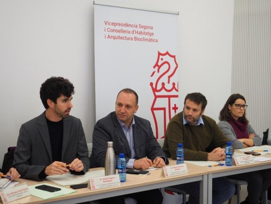 Colectivos antidesahucios tildan de nepotismo los últimos nombramientos de Martínez Dalmau en Vivienda