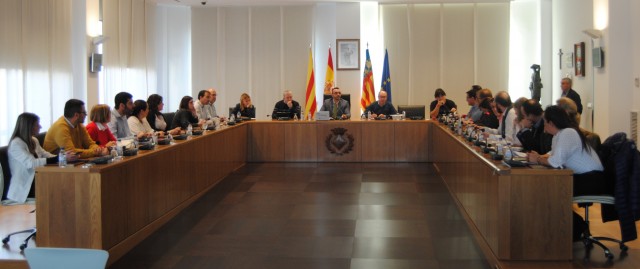 Un pleno urgente en Vila-real para pagar facturas acaba con un rifirrafe entre el PSPV y la oposición