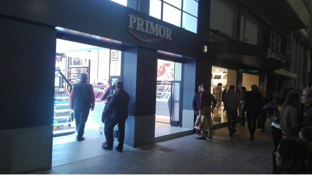 La perfumería Primor ya tiene abierto en la 'milla de oro' de Alicante para aprovechar la campaña navideña