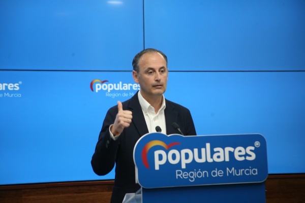 Celdrán se quita presión y Franco elogia el trabajo que realiza el titular de Hacienda