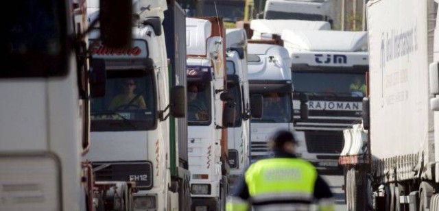 Los transportistas usarán más la AP-7 sin peaje para rutas de proximidad entre Alicante, Valencia y Castellón