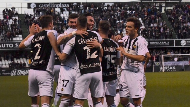 El Castellón cierra el año con una brillante victoria ante el Cornellà (3-1) 