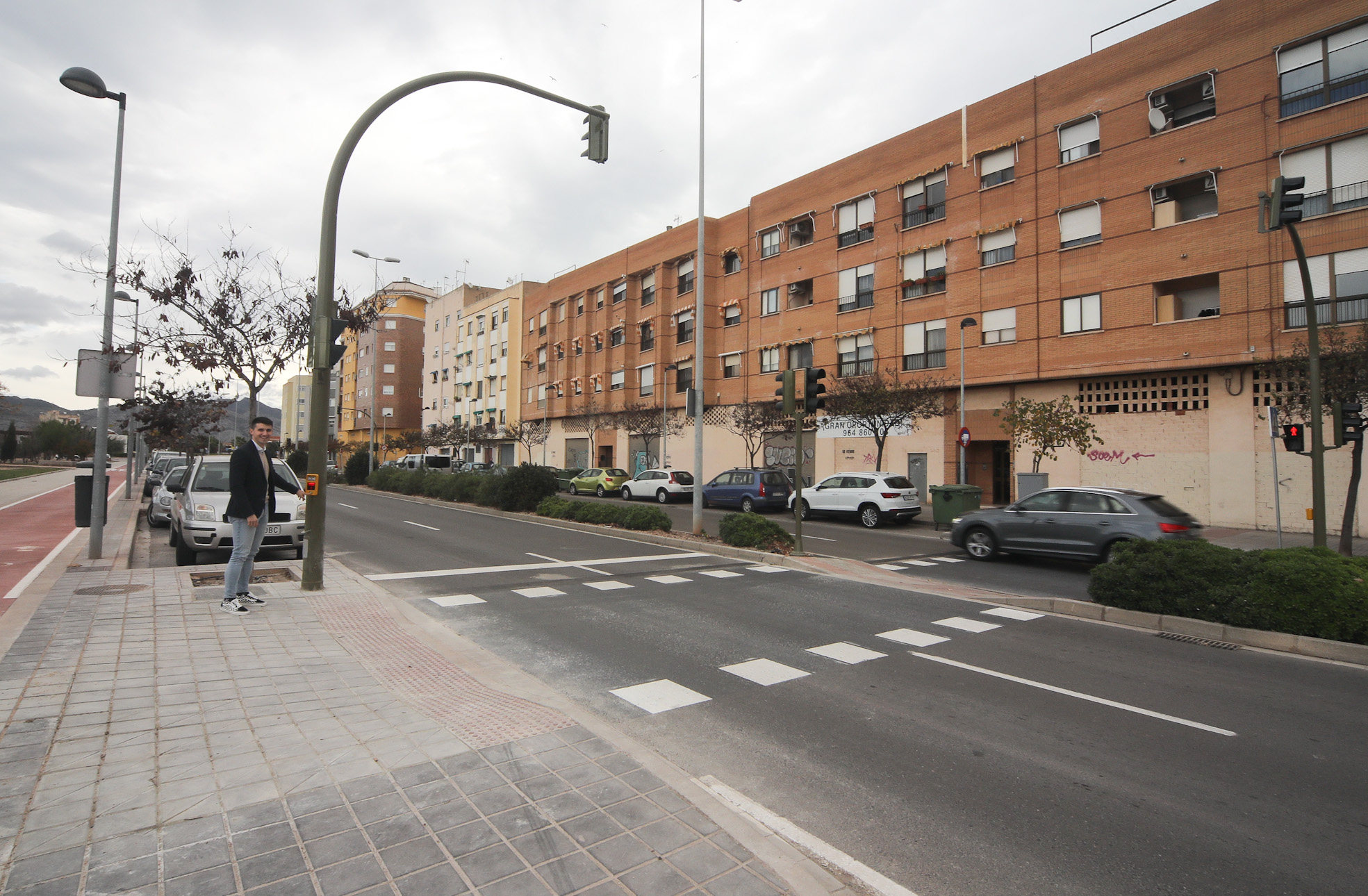 Castelló refuerza la seguridad vial con dos nuevos semáforos en la avenida Barcelona