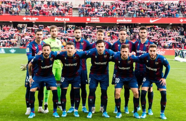 El mal tiempo obliga a suspender el vuelo del Celta a Valencia