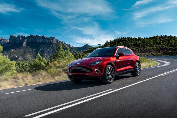 Aston Martin presenta el DBX, su todocamino de 550 caballos