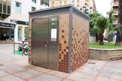 De Madrid a Castelló: dos compañías se disputan la limpieza de más de 30 aseos públicos por 720.500 €