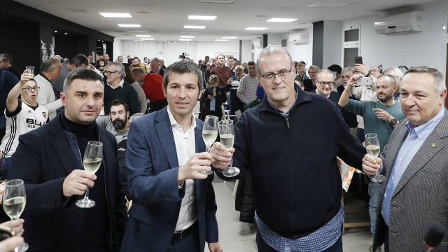 Celades ante los peñistas: 