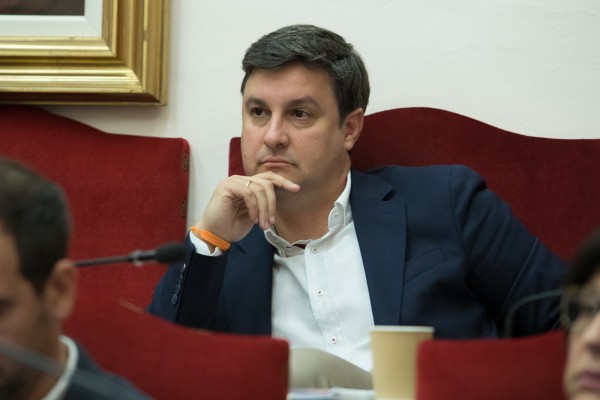 El portavoz de Cs en Elche, Eduardo García-Ontiveros, al borde de la expulsión del partido