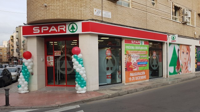Fragadís crece en Alicante y abre su primer Spar al margen de las tiendas que compró a los Buforn