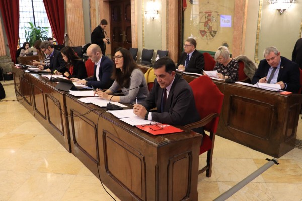 Murcia se compromete a ser un 'municipio libre de publicidad sexista'
