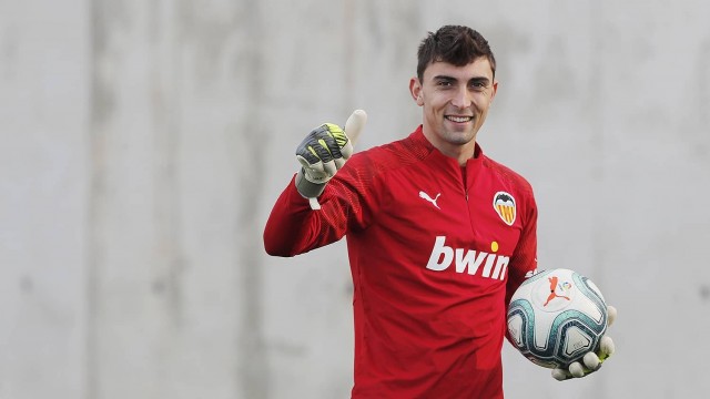 El Valencia renueva al guardameta Cristian Rivero hasta junio de 2022