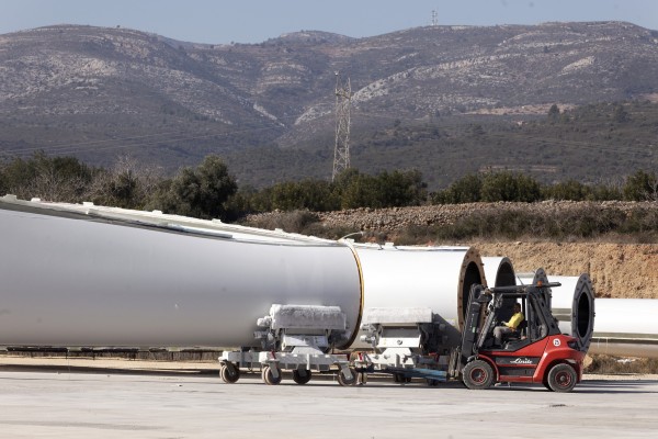 LM Wind Power supera otro límite y fabrica la primera pala eólica del mundo en dos piezas