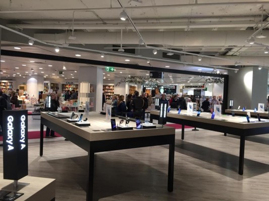 Samsung abre su tercera 'experience store' de España en el centro de València