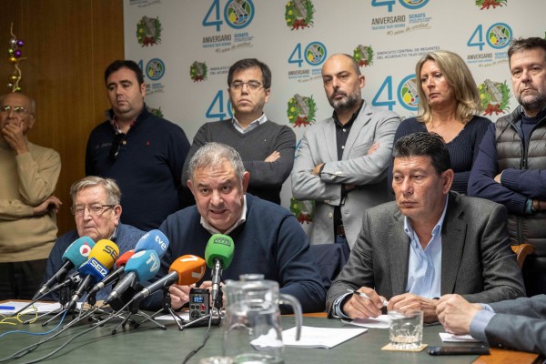 Los regantes, en pie de guerra contra el trasvase cero con el apoyo de todos