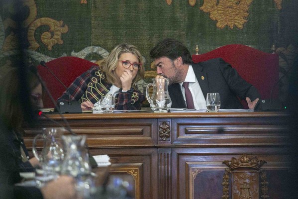PP y Cs tiran de chapa y pintura para coser Alicante (y al bipartito); la oposición ya ve fracaso y ruptura