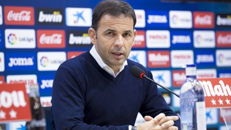 Calleja pide ante el Comillas la misma actitud que frente al Sevilla