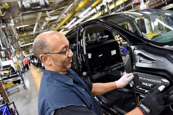 Ford invertirá más de 1.300 millones y contratará 3.000 personas en sus plantas de Michigan