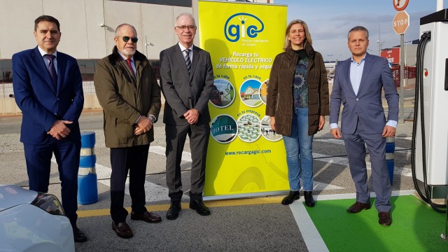 Los coches eléctricos cuentan con un nuevo punto de recarga rápida en San Ginés