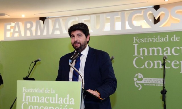 López Miras acepta reunirse con Conesa... pero 