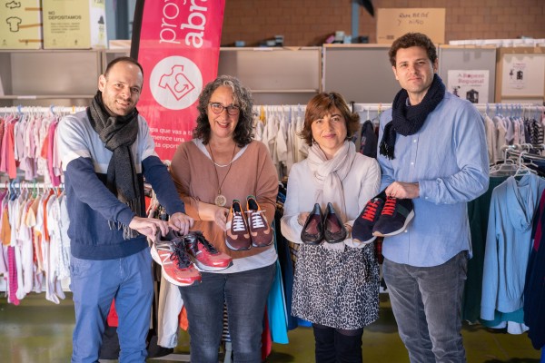 La murciana LOFS inicia una campaña de recogida de zapatos para Proyecto Abraham