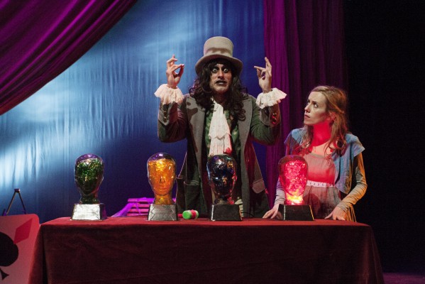 Sala Russafa arranca su programación navideña con el regreso de 'Alicia en Wonderland'