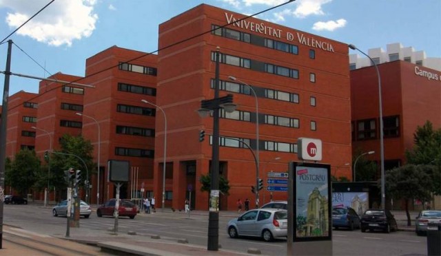 Universidad, poder y dignidad
