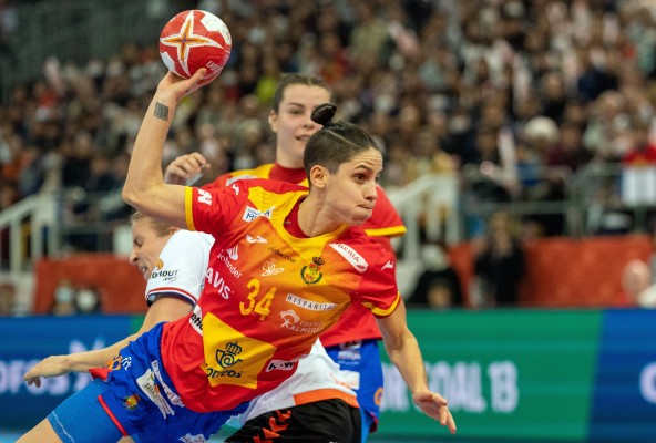 Silvia Navarro y Lara González, subcampeonas del Mundo de balonmano