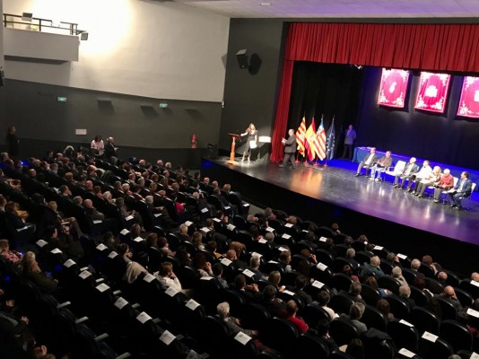 El canto al municipalismo de El Campello con el homenaje a los 40 años de democracia