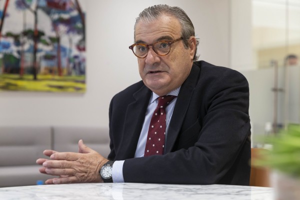La Comunidad debería asumir los costes de los préstamos a las empresas