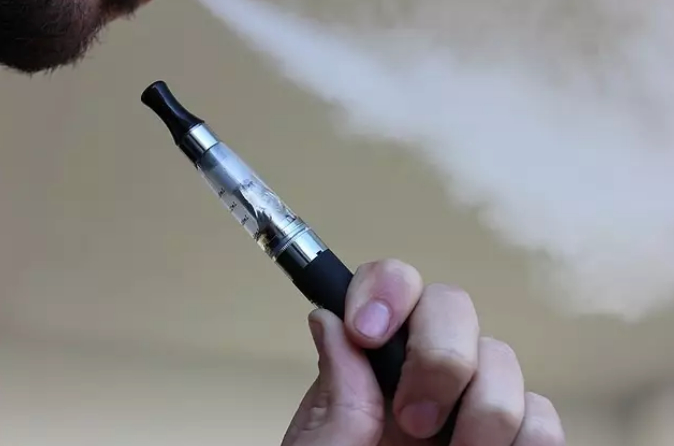 Las prohibiciones de vapeo podrían perjudicar a la salud pública en EEUU, según un estudio
