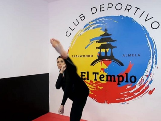 Estefanía Almela: Pasión, competitividad, superación y valentía en el taekwondo
