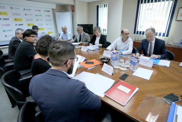 Adif, Consell y Alicante sellan el pacto por la deuda del AVE y prevén 50 millones para un nuevo barrio