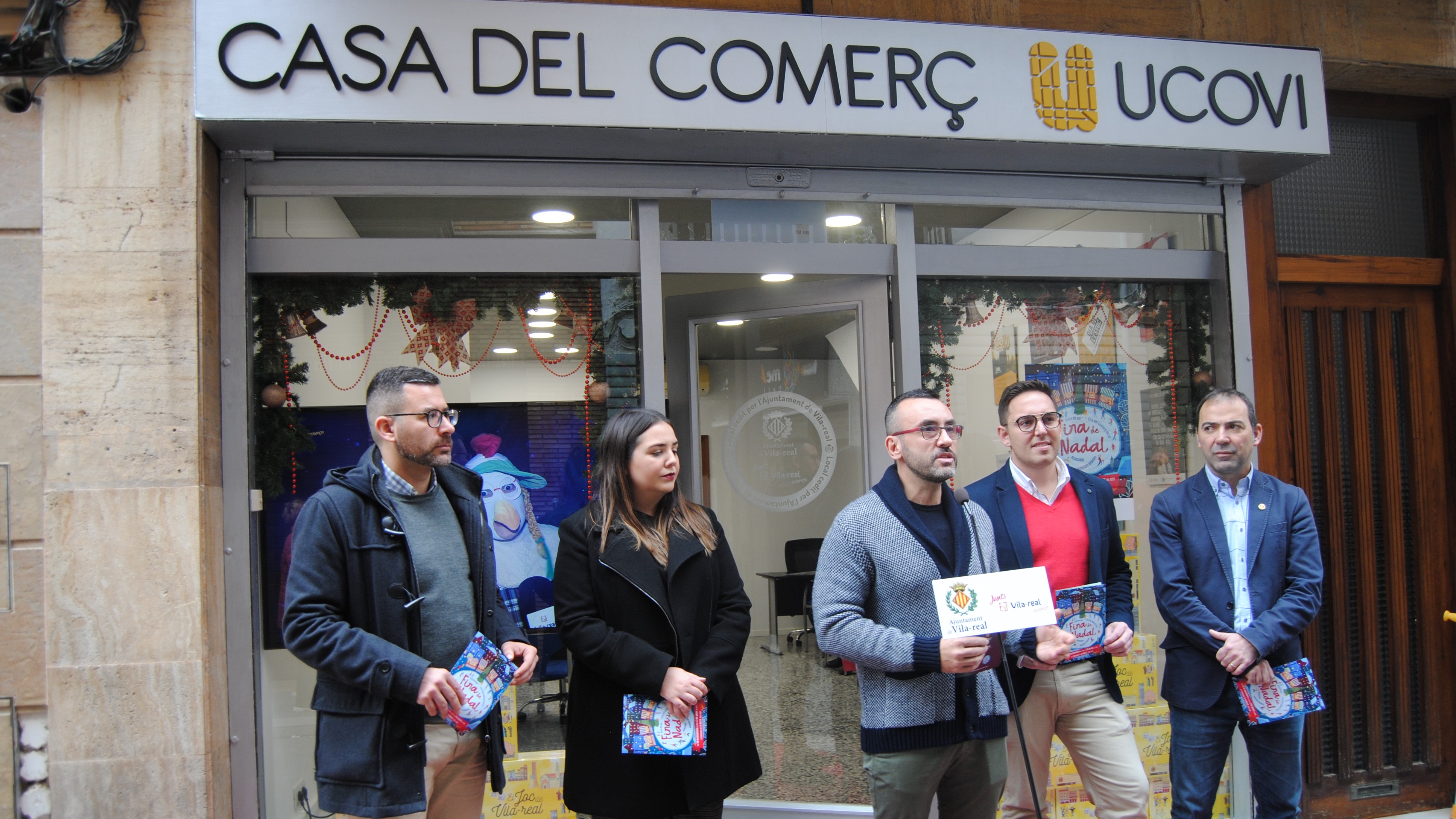 El alcalde de Vila-real junto al presidente de Ucovi y los ediles de Economía, Turismo y Juventud durante la presentación de la feria - 