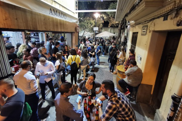 El Ayuntamiento pide a los empresarios de tascas ampliar la documentación para valorar su solución