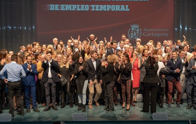 El Ayuntamiento engorda con 151 nuevos funcionarios que ocupaban plazas temporales
