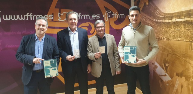 Los árbitros empiezan a enseñar la tarjeta blanca en categorías de base para premiar la deportividad