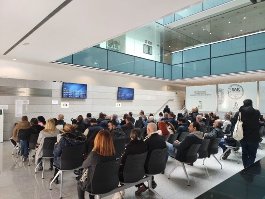 Compromís denuncia esperas de hasta cuatro meses en la oficina del padrón