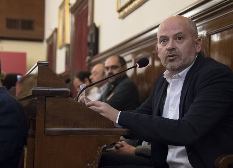 Fernando Grande, en su etapa como diputado provincial, continúa encabezando la acusación particular en los tribunales contra Francisco Martínez, número dos de Carlos Fabra en la Diputación. - 